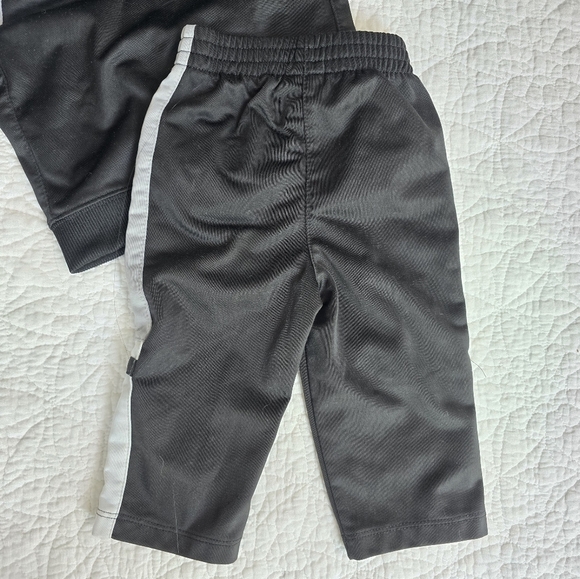 Nike 2-piece Tracksuit Pants Set Outfit Black Gray 12 Months - Picture 10 of 10